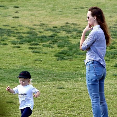 Arlo Day Brody with her mother, Leighton Meester.